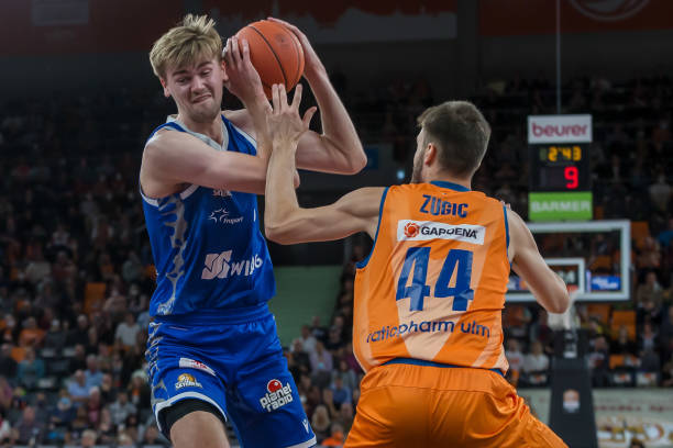 也是一场关 也是一场关